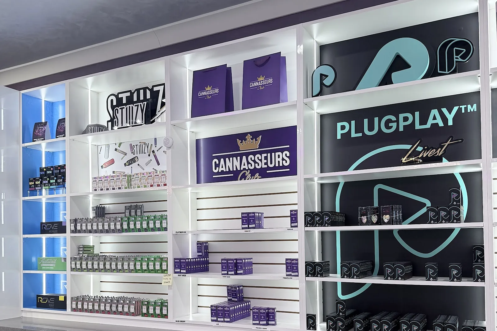 Vape cartridges at Cannasseurs Club, a short drive from Sherman Oaks